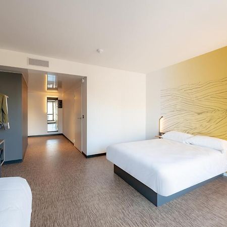 B&B Hotel Toulon Centre Gare Exterior foto