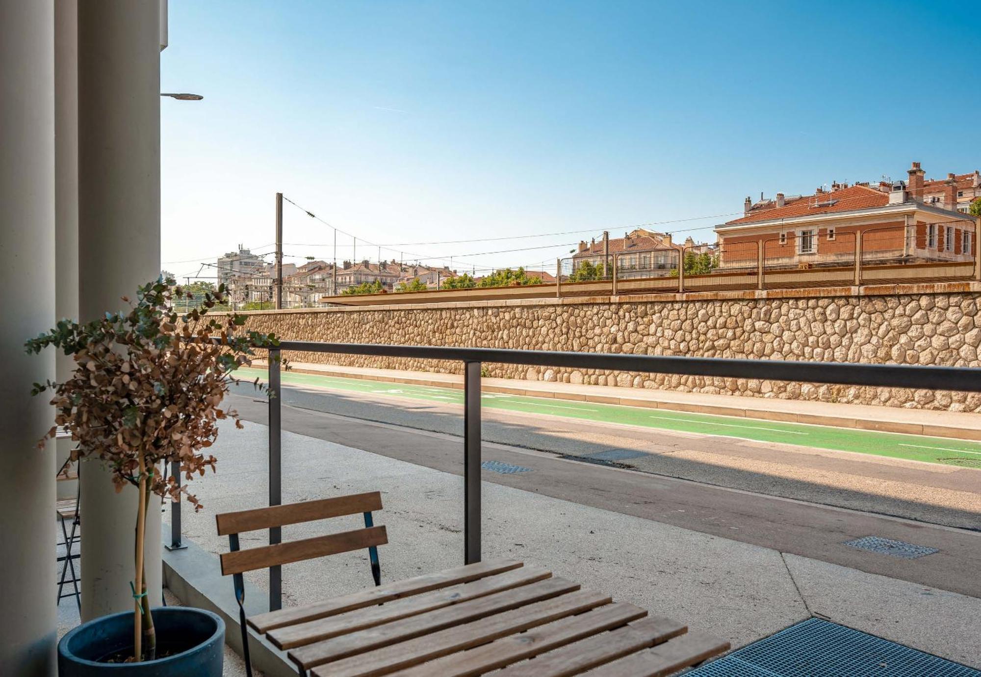 B&B Hotel Toulon Centre Gare Exterior foto
